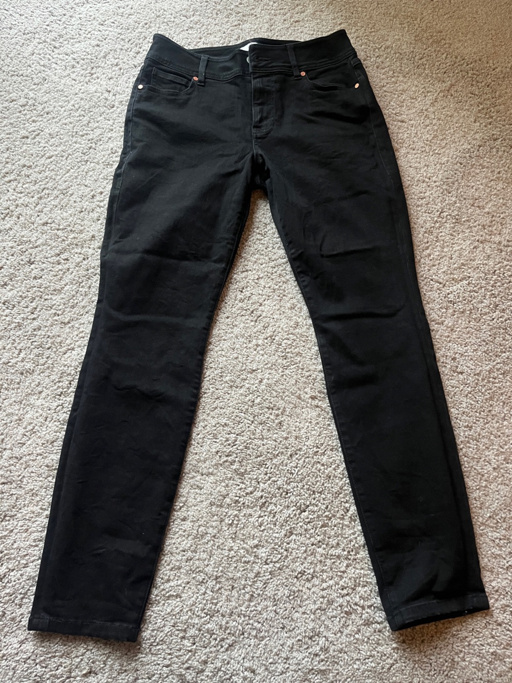 NWT Cabi - Cinch Skinny Black - 10